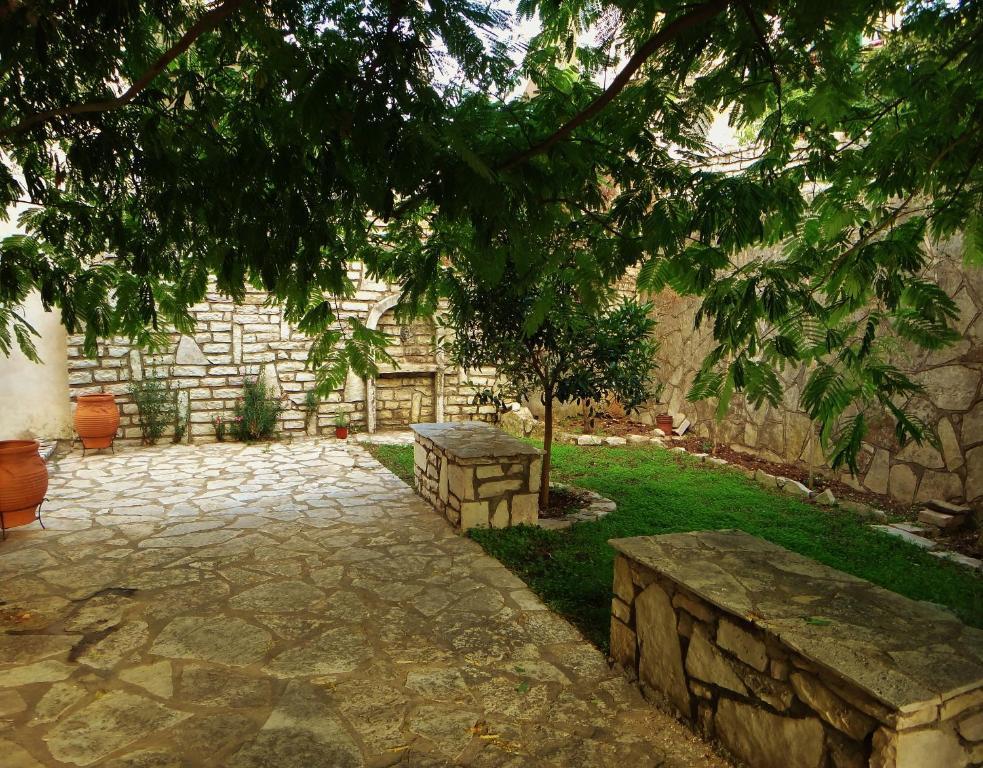 Lefkothea Apartments Frinion Bagian luar foto